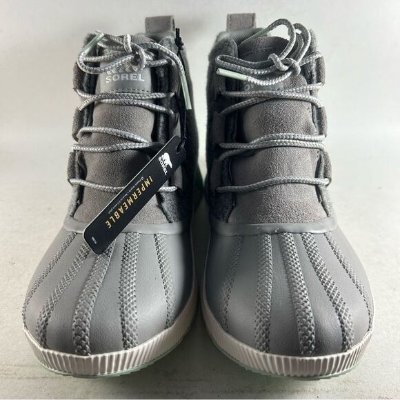 Sorel Gray and Green Winter Rain Boots - Picture 2 of 9